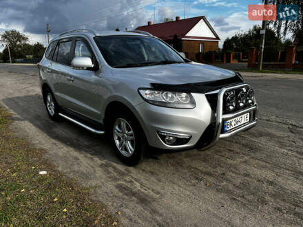 Серый Хендай Санта Фе, объемом двигателя 2.2 л и пробегом 235 тыс. км за 12900 $, фото 1 на Automoto.ua