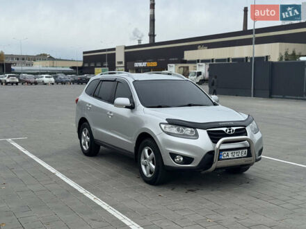 Хендай Санта Фе 2010 в Черкассах на Automoto.ua Серый Хендай Санта Фе, объемом двигателя 2.2 л и пробегом 266 тыс. км за 11700 $, фото 1 на Automoto.ua