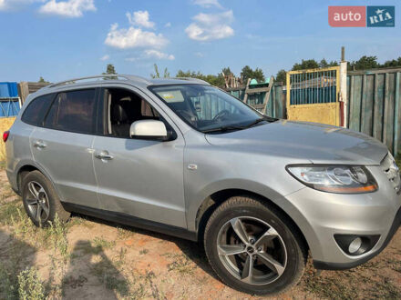 Хендай Санта Фе 2010 у Бородянке на Automoto.ua Сірий Хендай Санта Фе, об'ємом двигуна 2 л та пробігом 262 тис. км за 9800 $, фото 1 на Automoto.ua