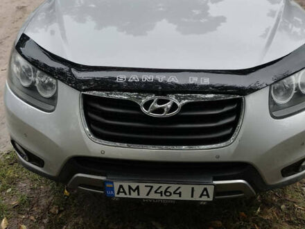 Серый Хендай Санта Фе, объемом двигателя 2 л и пробегом 271 тыс. км за 10950 $, фото 1 на Automoto.ua