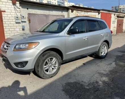 Серый Хендай Санта Фе, объемом двигателя 2.4 л и пробегом 102 тыс. км за 13399 $, фото 1 на Automoto.ua