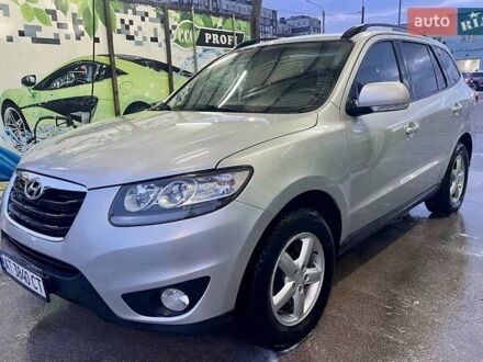 Серый Хендай Санта Фе, объемом двигателя 2 л и пробегом 270 тыс. км за 12500 $, фото 1 на Automoto.ua