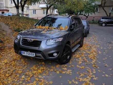 Хендай Санта Фе 2011 в Ровно на Automoto.ua Серый Хендай Санта Фе, объемом двигателя 2.36 л и пробегом 253 тыс. км за 12050 $, фото 1 на Automoto.ua