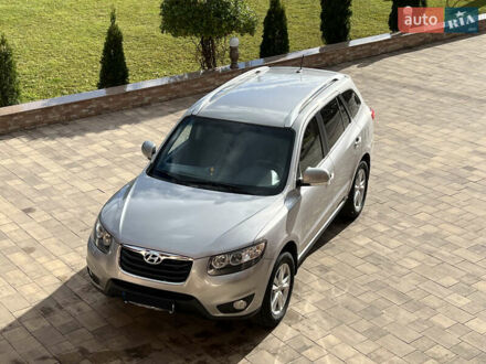 Серый Хендай Санта Фе, объемом двигателя 2.2 л и пробегом 245 тыс. км за 12900 $, фото 1 на Automoto.ua