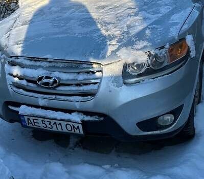 Серый Хендай Санта Фе, объемом двигателя 2.35 л и пробегом 166 тыс. км за 8500 $, фото 1 на Automoto.ua