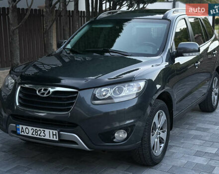Серый Хендай Санта Фе, объемом двигателя 2.2 л и пробегом 233 тыс. км за 13500 $, фото 1 на Automoto.ua