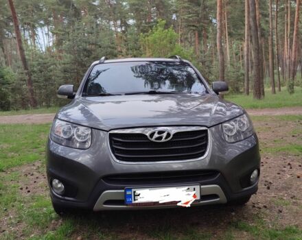 Серый Хендай Санта Фе, объемом двигателя 0 л и пробегом 300 тыс. км за 12000 $, фото 1 на Automoto.ua
