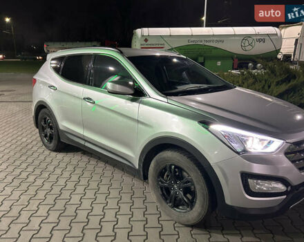 Серый Хендай Санта Фе, объемом двигателя 2.36 л и пробегом 189 тыс. км за 11500 $, фото 1 на Automoto.ua