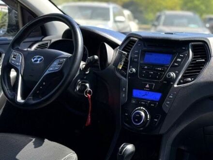 Серый Хендай Санта Фе, объемом двигателя 2.4 л и пробегом 216 тыс. км за 10000 $, фото 1 на Automoto.ua