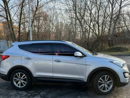 Серый Хендай Санта Фе, объемом двигателя 2 л и пробегом 247 тыс. км за 15500 $, фото 1 на Automoto.ua