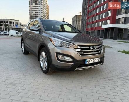 Серый Хендай Санта Фе, объемом двигателя 2 л и пробегом 170 тыс. км за 13900 $, фото 1 на Automoto.ua