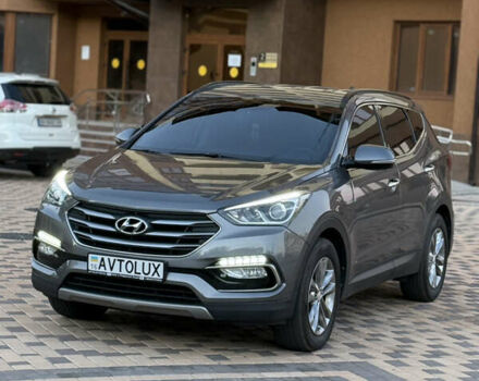 Серый Хендай Санта Фе, объемом двигателя 2 л и пробегом 207 тыс. км за 18500 $, фото 1 на Automoto.ua
