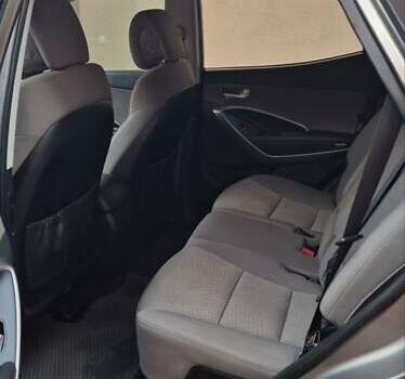 Серый Хендай Санта Фе, объемом двигателя 2.36 л и пробегом 145 тыс. км за 14200 $, фото 1 на Automoto.ua