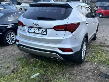 Серый Хендай Санта Фе, объемом двигателя 2 л и пробегом 125 тыс. км за 19000 $, фото 1 на Automoto.ua