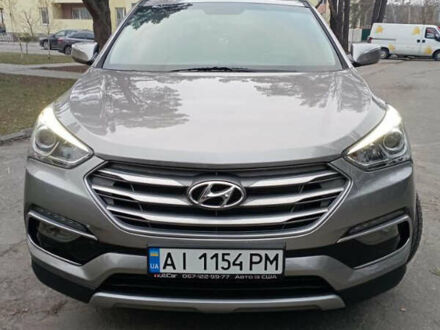 Хендай Санта Фе 2016 в Вышгороде на Automoto.ua Серый Хендай Санта Фе, объемом двигателя 2.4 л и пробегом 130 тыс. км за 17700 $, фото 1 на Automoto.ua