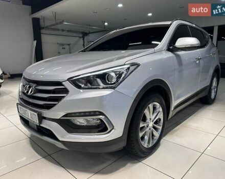 Серый Хендай Санта Фе, объемом двигателя 2 л и пробегом 155 тыс. км за 20500 $, фото 1 на Automoto.ua