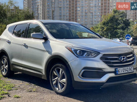 Хендай Санта Фе 2018 в Киеве на Automoto.ua Серый Хендай Санта Фе, объемом двигателя 2.36 л и пробегом 139 тыс. км за 16299 $, фото 1 на Automoto.ua
