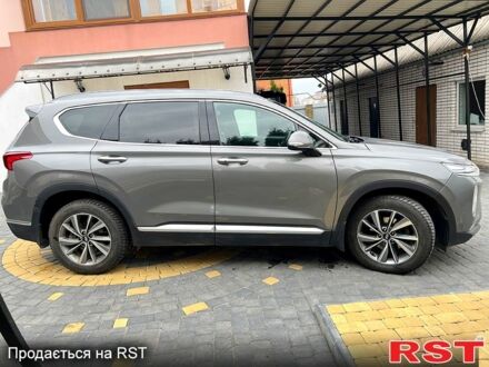 Хендай Санта Фе 2019 в Виннице на Automoto.ua Серый Хендай Санта Фе, объемом двигателя 2.2 л и пробегом 95 тыс. км за 26950 $, фото 1 на Automoto.ua