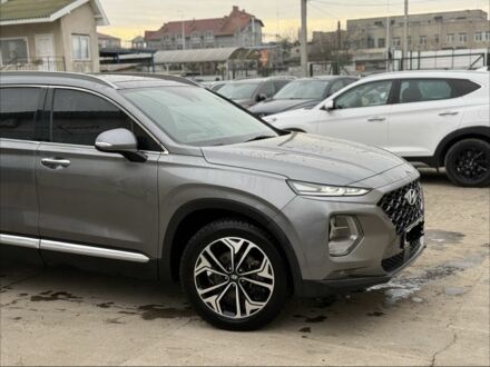 Серый Хендай Санта Фе, объемом двигателя 2 л и пробегом 146 тыс. км за 24000 $, фото 1 на Automoto.ua