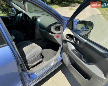 Синий Хендай Санта Фе, объемом двигателя 2 л и пробегом 225 тыс. км за 4800 $, фото 9 на Automoto.ua