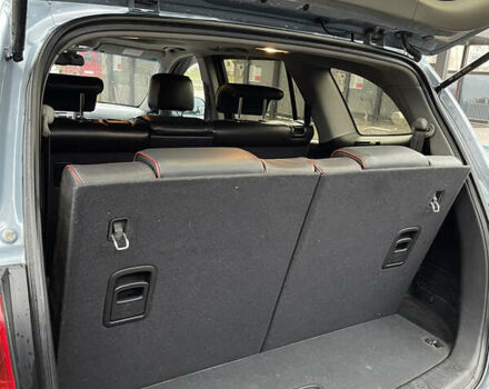 Синий Хендай Санта Фе, объемом двигателя 2.19 л и пробегом 330 тыс. км за 9500 $, фото 18 на Automoto.ua