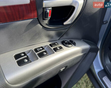 Синий Хендай Санта Фе, объемом двигателя 2.2 л и пробегом 180 тыс. км за 10200 $, фото 11 на Automoto.ua