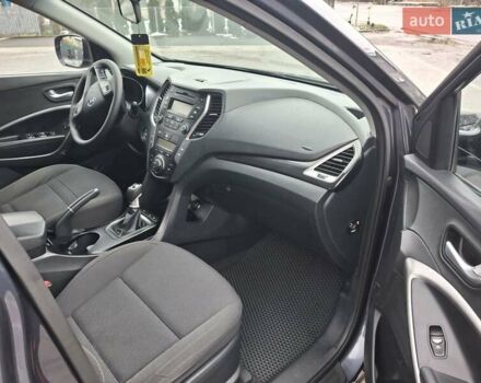 Синий Хендай Санта Фе, объемом двигателя 2.2 л и пробегом 240 тыс. км за 15800 $, фото 5 на Automoto.ua