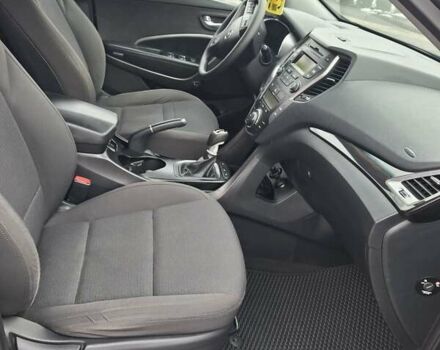 Синий Хендай Санта Фе, объемом двигателя 2.2 л и пробегом 240 тыс. км за 15800 $, фото 4 на Automoto.ua