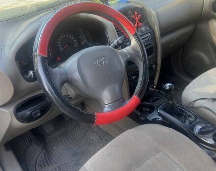 Зеленый Хендай Санта Фе, объемом двигателя 2 л и пробегом 320 тыс. км за 2376 $, фото 5 на Automoto.ua