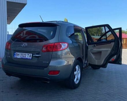 Зеленый Хендай Санта Фе, объемом двигателя 2.19 л и пробегом 240 тыс. км за 9750 $, фото 4 на Automoto.ua