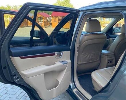 Зеленый Хендай Санта Фе, объемом двигателя 2.19 л и пробегом 240 тыс. км за 9750 $, фото 11 на Automoto.ua