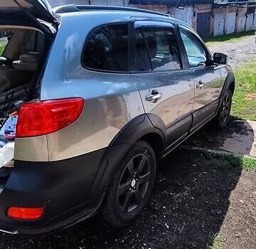 Зеленый Хендай Санта Фе, объемом двигателя 3.3 л и пробегом 195 тыс. км за 7800 $, фото 3 на Automoto.ua