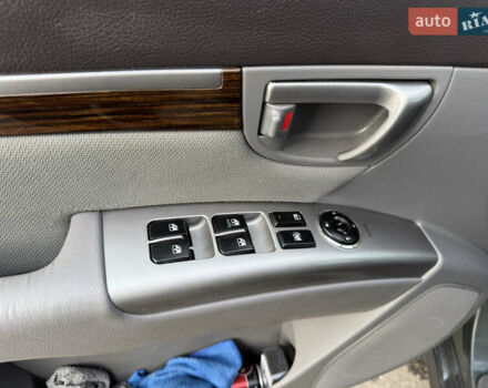 Зеленый Хендай Санта Фе, объемом двигателя 2.36 л и пробегом 180 тыс. км за 9800 $, фото 13 на Automoto.ua