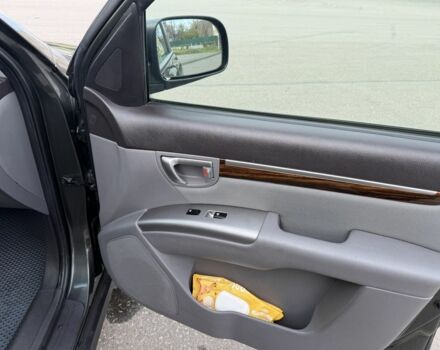 Зеленый Хендай Санта Фе, объемом двигателя 2.4 л и пробегом 180 тыс. км за 9800 $, фото 18 на Automoto.ua