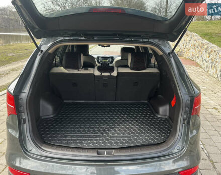 Зеленый Хендай Санта Фе, объемом двигателя 2.4 л и пробегом 211 тыс. км за 13000 $, фото 4 на Automoto.ua