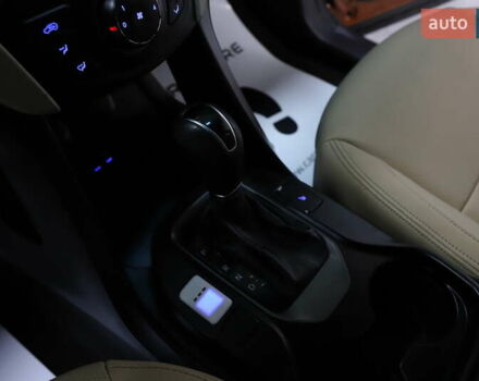 Помаранчевий Хендай Санта Фе, об'ємом двигуна 2.36 л та пробігом 180 тис. км за 13999 $, фото 108 на Automoto.ua