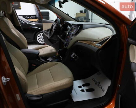 Помаранчевий Хендай Санта Фе, об'ємом двигуна 2.36 л та пробігом 180 тис. км за 13999 $, фото 84 на Automoto.ua