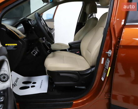 Помаранчевий Хендай Санта Фе, об'ємом двигуна 2.36 л та пробігом 180 тис. км за 13999 $, фото 109 на Automoto.ua