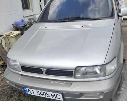 Сірий Хендай Сантамо, об'ємом двигуна 2 л та пробігом 100 тис. км за 2000 $, фото 1 на Automoto.ua