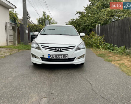 Белый Хендай Соларис, объемом двигателя 1.59 л и пробегом 250 тыс. км за 5200 $, фото 2 на Automoto.ua