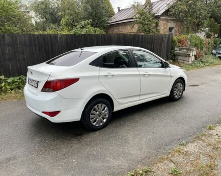 Белый Хендай Соларис, объемом двигателя 1.6 л и пробегом 260 тыс. км за 5500 $, фото 4 на Automoto.ua