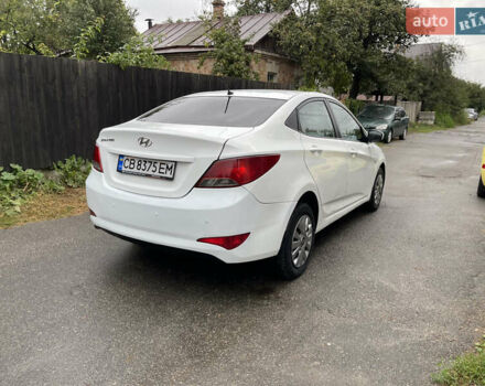 Белый Хендай Соларис, объемом двигателя 1.59 л и пробегом 250 тыс. км за 5200 $, фото 10 на Automoto.ua