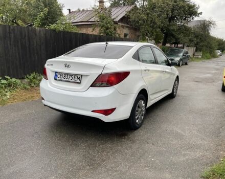 Белый Хендай Соларис, объемом двигателя 1.6 л и пробегом 260 тыс. км за 5500 $, фото 6 на Automoto.ua