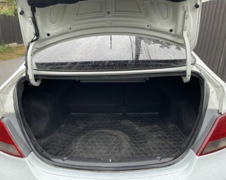 Белый Хендай Соларис, объемом двигателя 1.6 л и пробегом 260 тыс. км за 5500 $, фото 17 на Automoto.ua