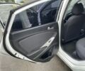 Белый Хендай Соларис, объемом двигателя 1.6 л и пробегом 260 тыс. км за 5500 $, фото 12 на Automoto.ua