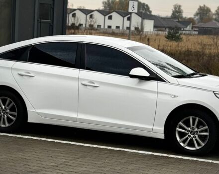 Белый Хендай Соларис, объемом двигателя 2 л и пробегом 387 тыс. км за 263 $, фото 3 на Automoto.ua