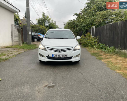 Белый Хендай Соларис, объемом двигателя 1.59 л и пробегом 250 тыс. км за 5200 $, фото 1 на Automoto.ua