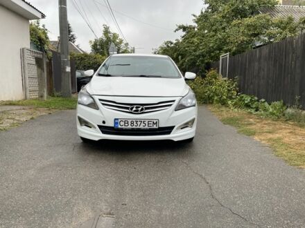 Белый Хендай Соларис, объемом двигателя 1.6 л и пробегом 260 тыс. км за 5500 $, фото 1 на Automoto.ua