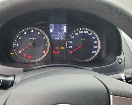 Серый Хендай Соларис, объемом двигателя 1.4 л и пробегом 67 тыс. км за 9500 $, фото 5 на Automoto.ua