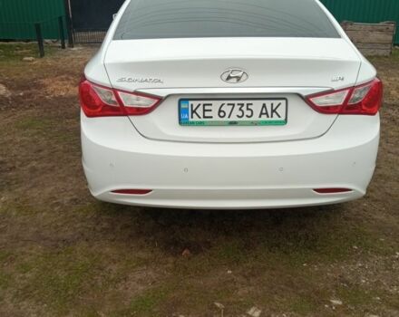 Белый Хендай Соната, объемом двигателя 2 л и пробегом 202 тыс. км за 9100 $, фото 2 на Automoto.ua